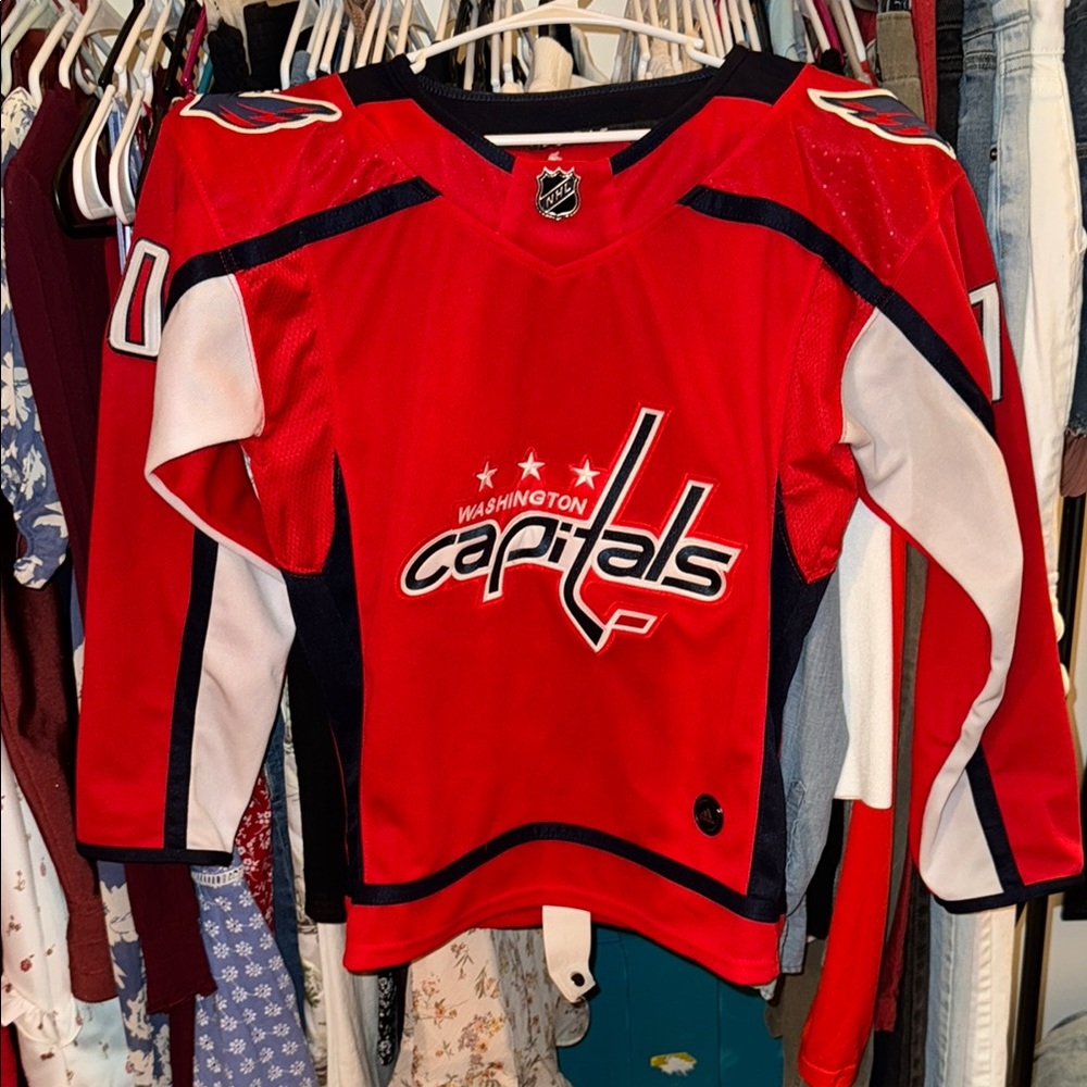 Caps, Capitals hockey jersey - women’s